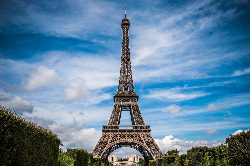 Torre Eiffel Incendio Oggi